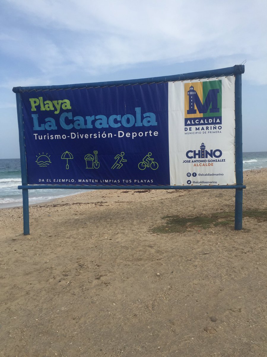 playaparguito's tweet photo. La verdad es que La Caracola, quedo espectacular, con la iluminación, y los aparatos para ejercitarse. Ayer full gente.! https://t.co/MQ29X9zdFA