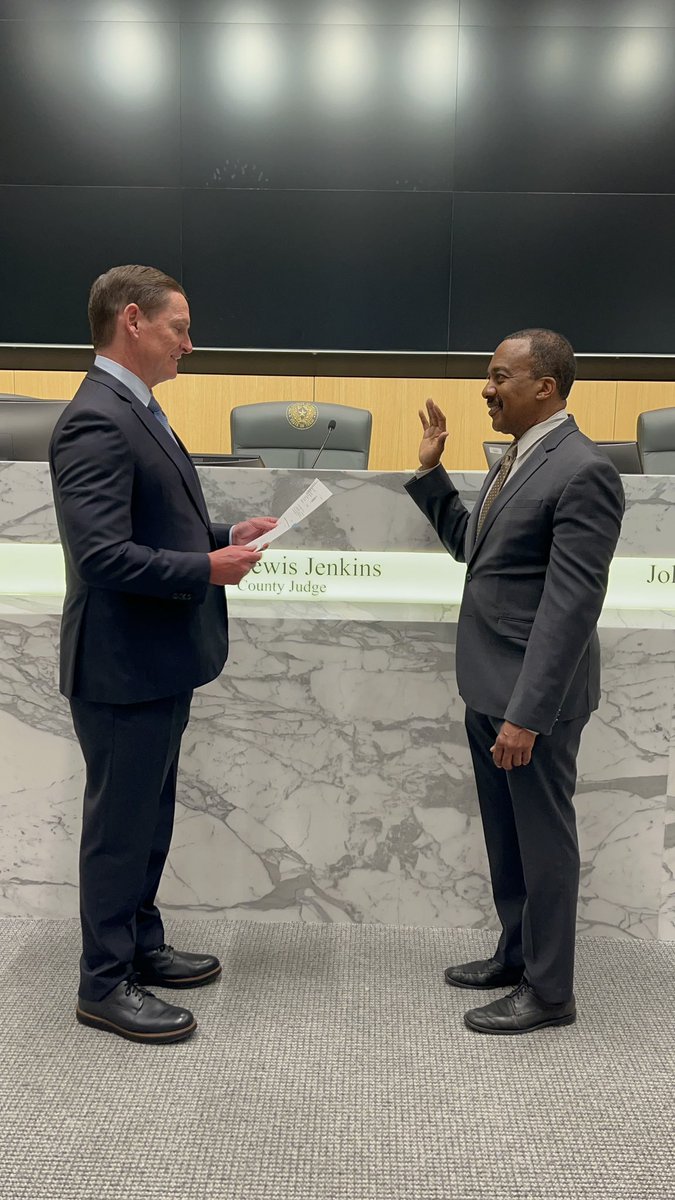 Byron Cryer (@bcryer) on Twitter photo Yesterday I became a public official of Dallas County-sworn in by County Judge Clay Jenkins, for appointment to the Board of Managers, Parkland Health & System, governed by 11 Board members, responsible for governing policies & budgetary oversight of the hospital district. Yesterday I became a public official of Dallas County-sworn in by County Judge Clay Jenkins, for appointment to the Board of Managers, Parkland Health & System, governed by 11 Board members, responsible for governing policies & budgetary oversight of the hospital district.