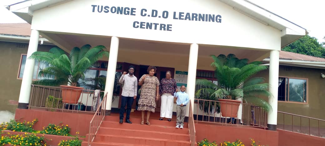 Tusonge_CDO's tweet photo. SMAUJATA delegate visited TUSONGE to learn about our works and identify areas of collaboration on ending GBV. The meeting confirmed the need for joint efforts to address GBV in communities.
#jointefforts
#endgbv
#learningvisit https://t.co/B5Nlks2GdI