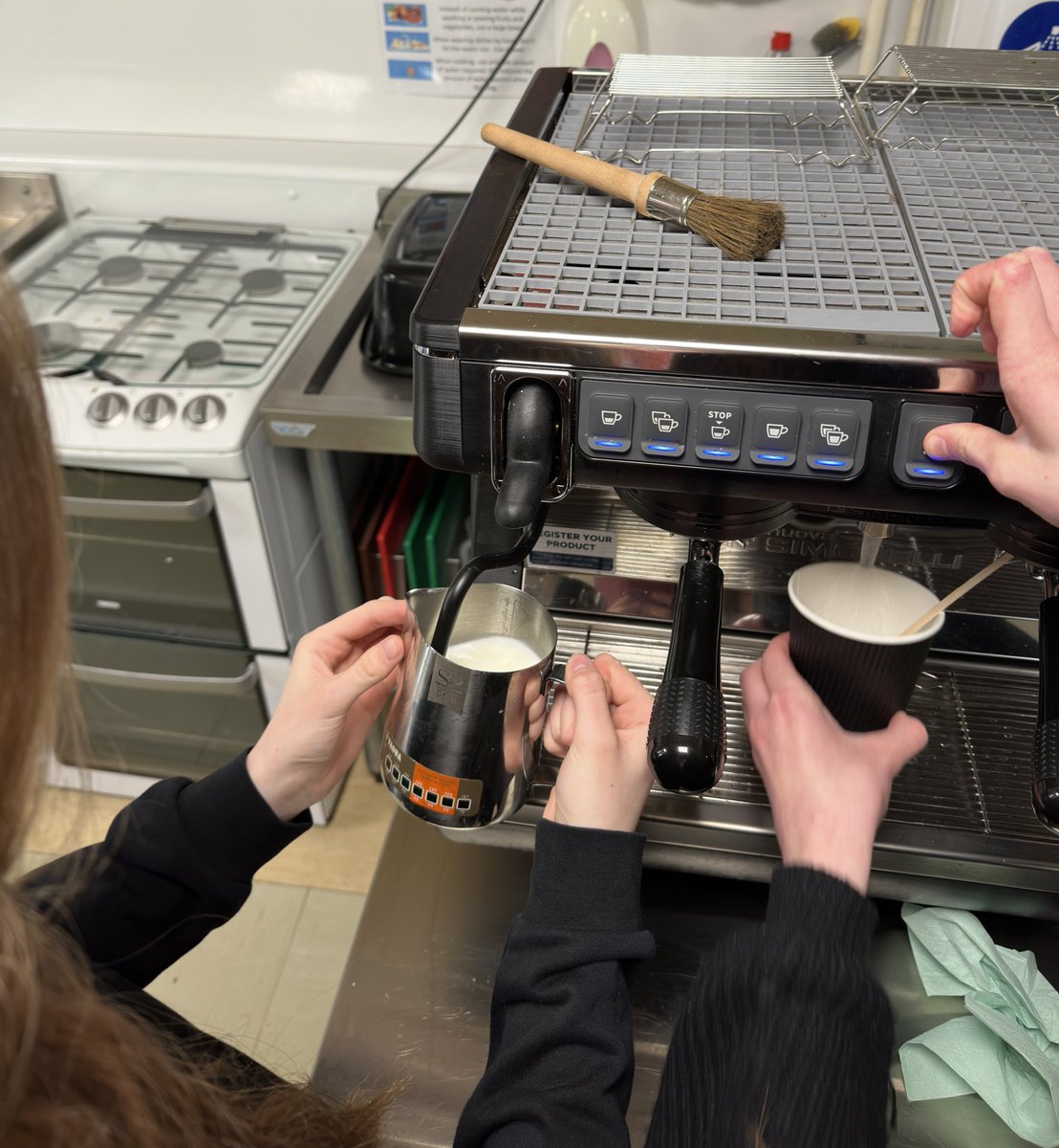 BeeslackHE tweet media