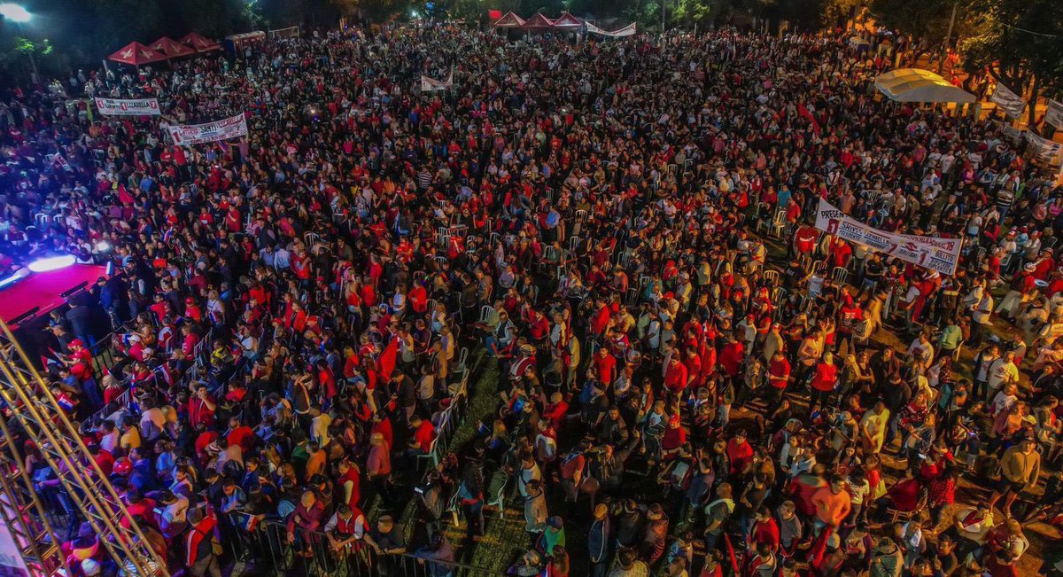 RedArtist93's tweet photo. Se siente,se siente,Santiago Peña Presidente👆🇵🇾🚩
#VamosAEstarMejor https://t.co/pVFUvaGfxr