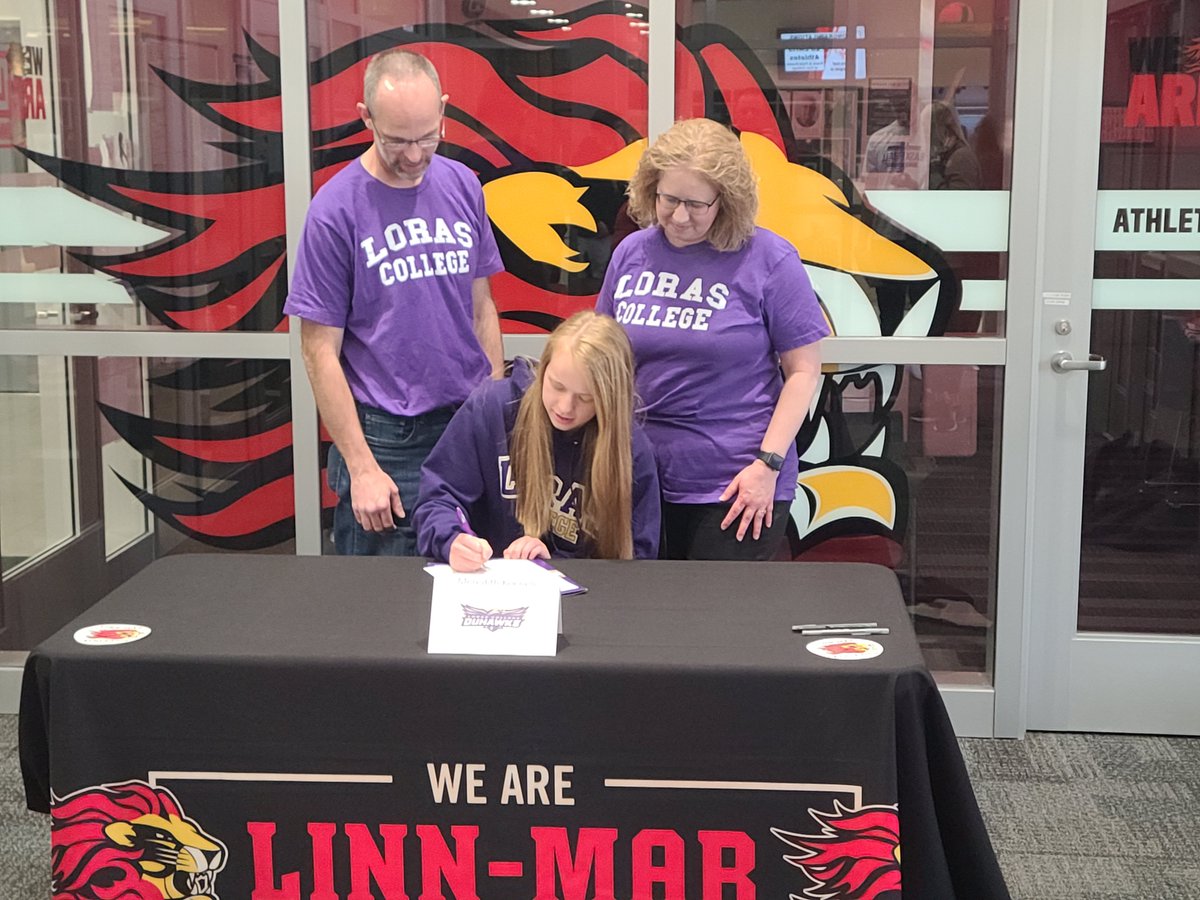 LinnMarGBB's tweet photo. Congratulations to Meredith Koenen on signing with Loras College this morning.  Meredith will be playing basketball for the Duhawks next year. https://t.co/mfP4ByUYnm