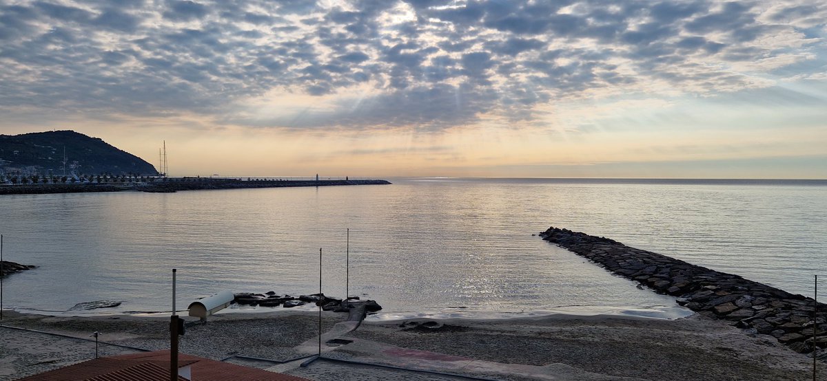 MediationIRL's tweet photo. A very productive 3 days in Italy working through the design of a 56m @RobDoyleDesign refit project starting this autumn. https://t.co/cXAFd4wTxu