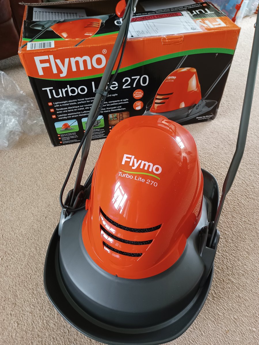 pebarn's tweet photo. Thank you to @Argos_Online for the chance to try out this Flymo Turbo Lite 270 via #ArgosTesters.  Great lightweight mower ideal for small gardens. Thanks again Argos! https://t.co/HPiqxTIZ7Z