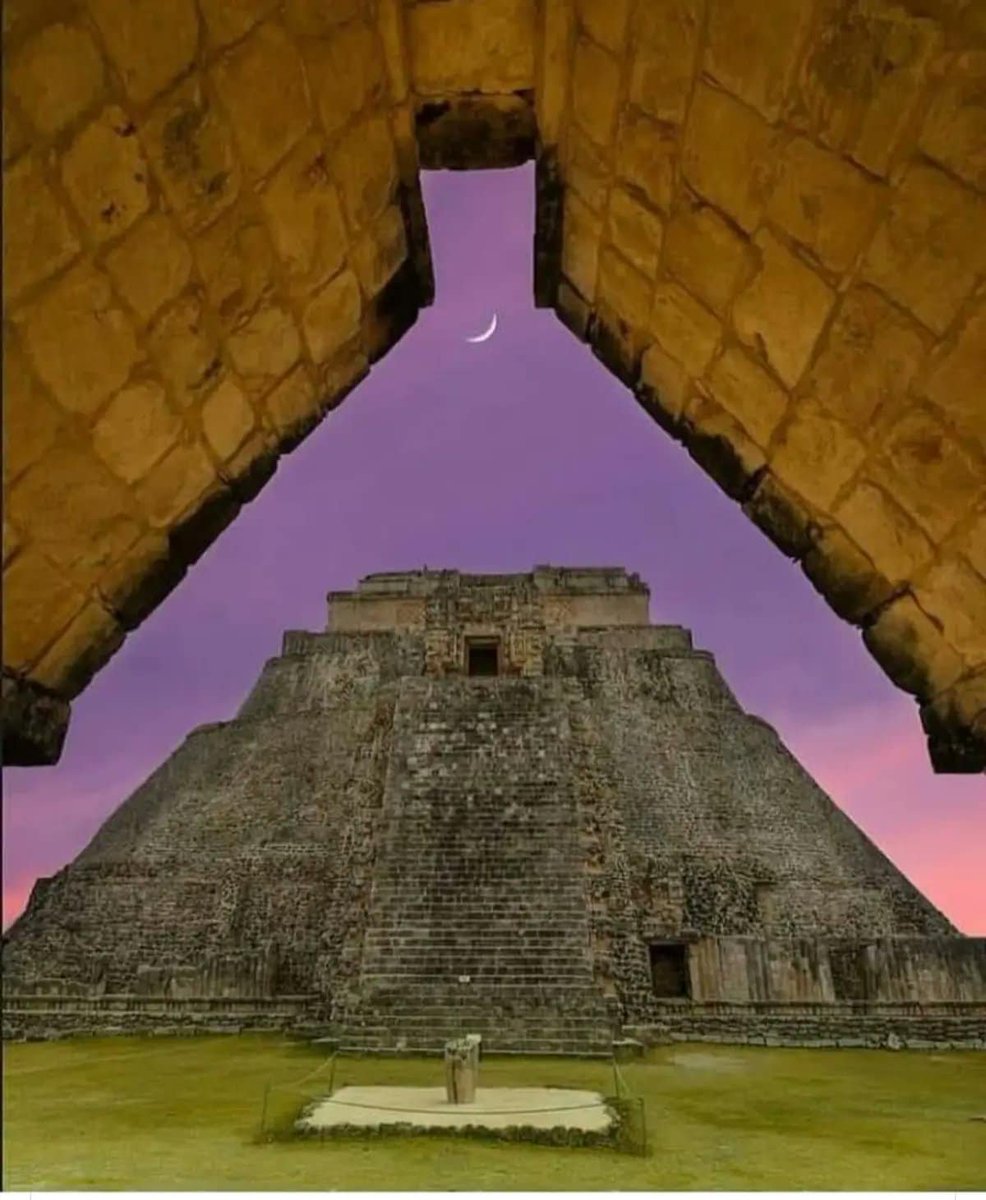 Arquitectura Maya en alineación con la luna