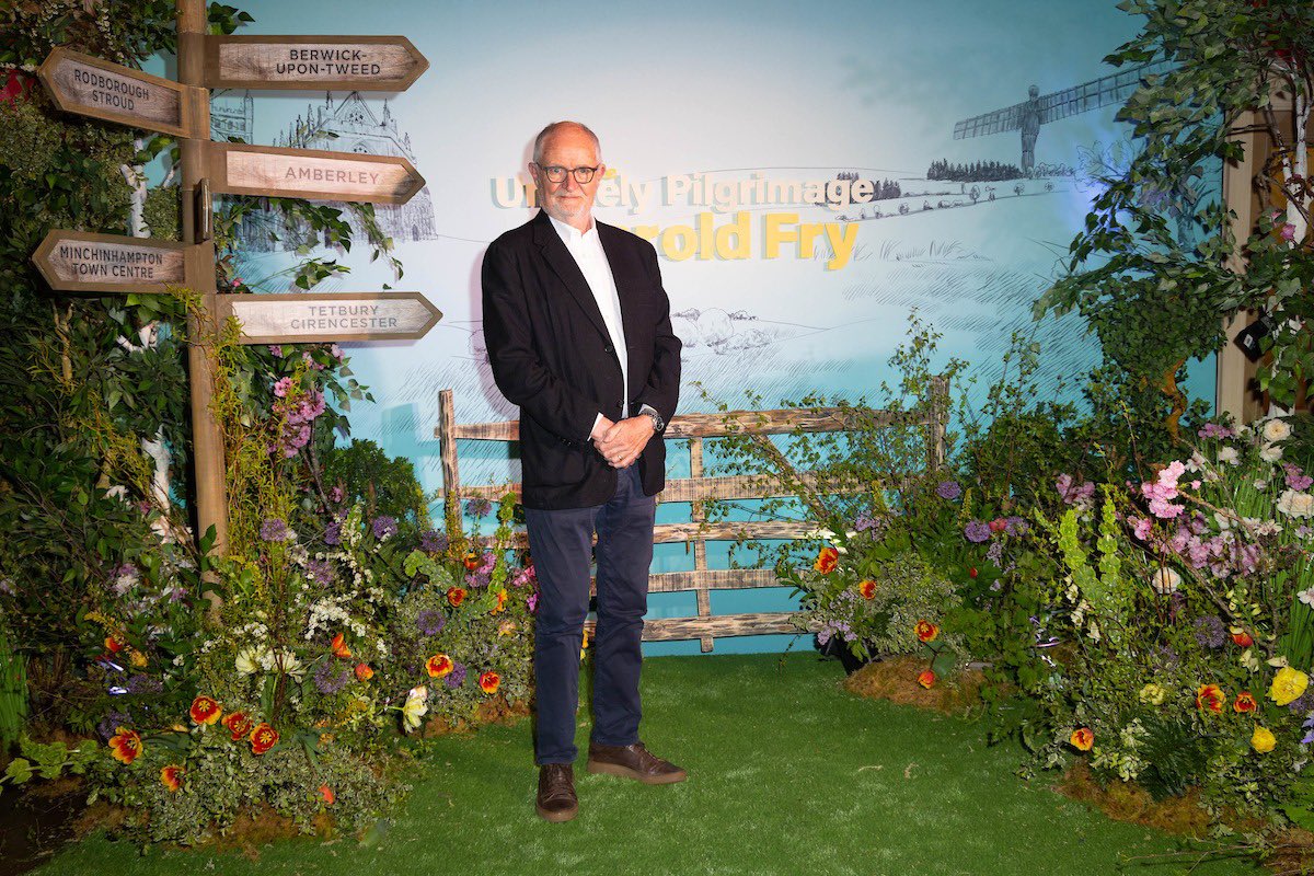 Celebrating the Gala Screening of #HaroldFryMovie with the stars of the film, including Jim Broadbent and Penelope Wilton, author Rachel Joyce and of course - Harry the Dog! 🥾💛 In cinemas April 28th, exclusive previews and tickets here: haroldfryfilm.co.uk’