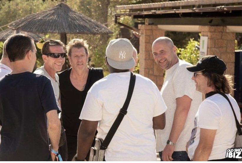 sl2jayj's tweet photo. Ain’t nothing to see here! Just me in Ibiza sharing my knowledge &amp; wisdom 😬😂
I’ll be back on the Island next month for Slip Back In Time presents @SlipBackInTime If you don’t want to listen me you can attend one of the many parties but I may just turn up there! 👀 😂 ✈️#Ibiza https://t.co/oZYAZgewTn