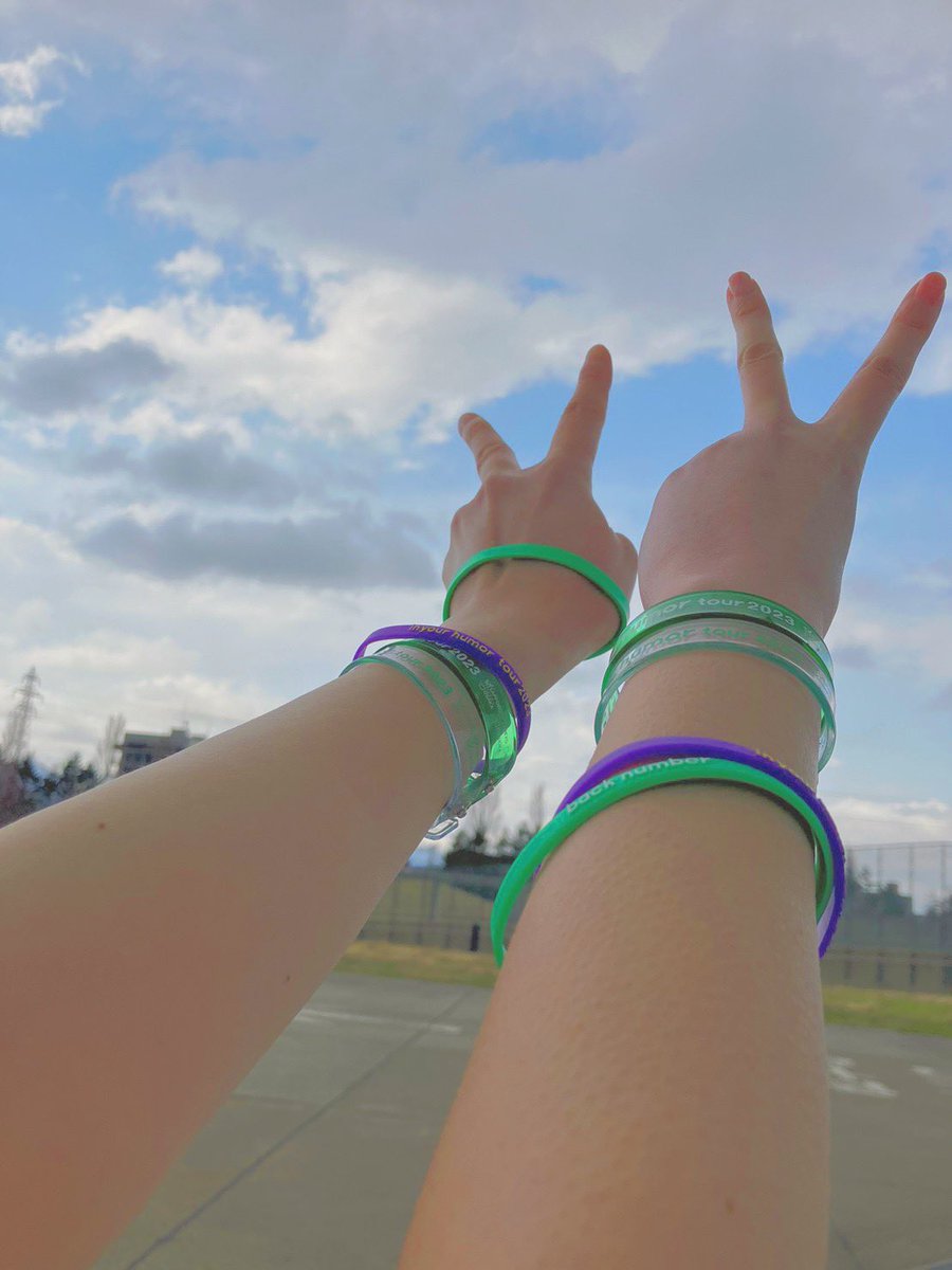 chaaa__18's tweet photo. 今更の投稿〜
初ドームのライブは言うまでもなく最高すぎた.
コロナ始まって以来の声出しは感動モノすぎる、、やっぱりみんなで歌うあの一体感が好き、、当たり前なんてないのよね

昼間は晴れてたのに途中から雨も雷も強風も激しかったけどこれも全部思い出🫶🏻
 #in_your_humor_tour2023 #札幌ドーム https://t.co/IJntv0aQx6