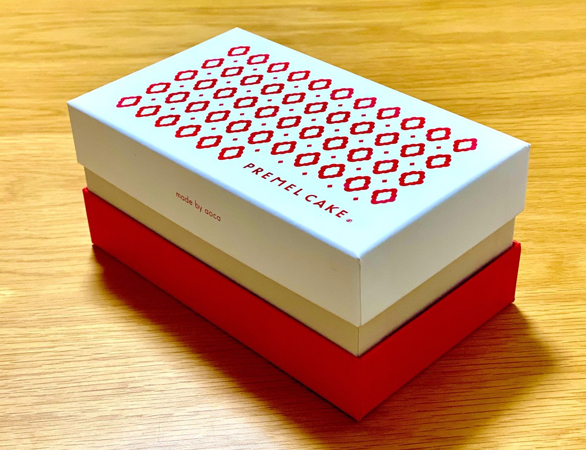 CoolGirl_055's tweet photo. 突然本社から届いたこの箱…中身は何なのか…。(きっと新商品の相談のはず) https://t.co/mrFnv46avL