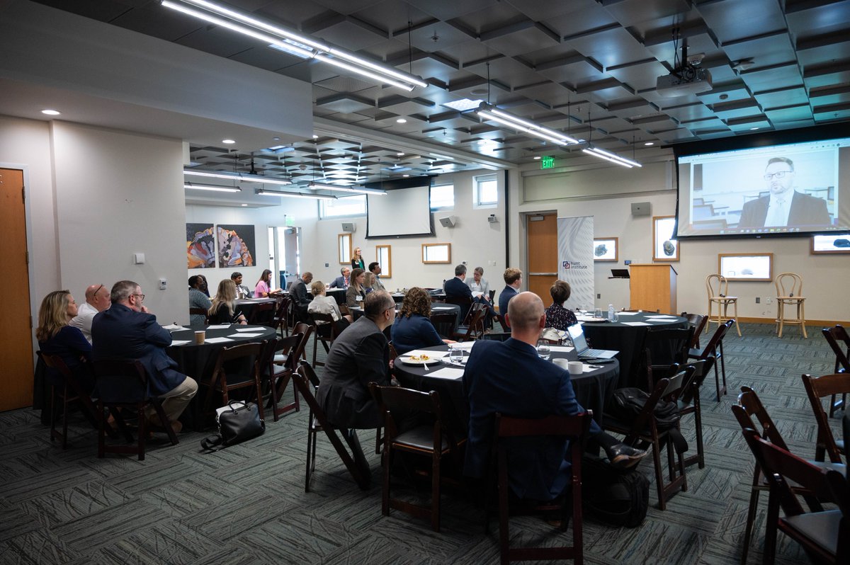 Hunt_Institute's tweet photo. We've had a great morning in Raleigh with policymakers learning more about how the #NCReconnect program supports NC’s adult learners. Special thanks to @pcrane_nc, @AJJAEGER, and @RouseLeadership for sharing their expertise, and to @MichaelLee4NC for opening the floor! https://t.co/tkPXhQ6Lo2