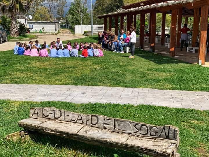 ZicaEliana's tweet photo. “Come scrive la nostra Paola:
“In due si colora meglio il mondo”.

Ed ecco il futuro davanti a noi. 
Sembra piccolo eppure è già forte.”💖

#CooperativaSocialeAlDíLàDeiSogni #Fattoria #BeneConfiscato #AlbertoVarone #Terre #DonPeppeDiana #Maiano #SessaAurunca @insinnaflavio https://t.co/8ECrIbbCGf