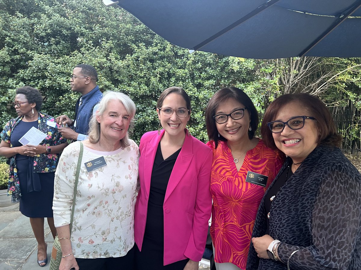 A high energy ⁦@EmergeMaryland⁩ event featuring First Lady ⁦@DawnFlytheMoore⁩ and ⁦@FredCoGovMD⁩ Executive ⁦@jessfitzwater⁩. So great to see many of my colleagues including ⁦@SpeakerAJones⁩ ⁦@peopleforpam⁩ ⁦@courtneywatson1⁩. #womenpower