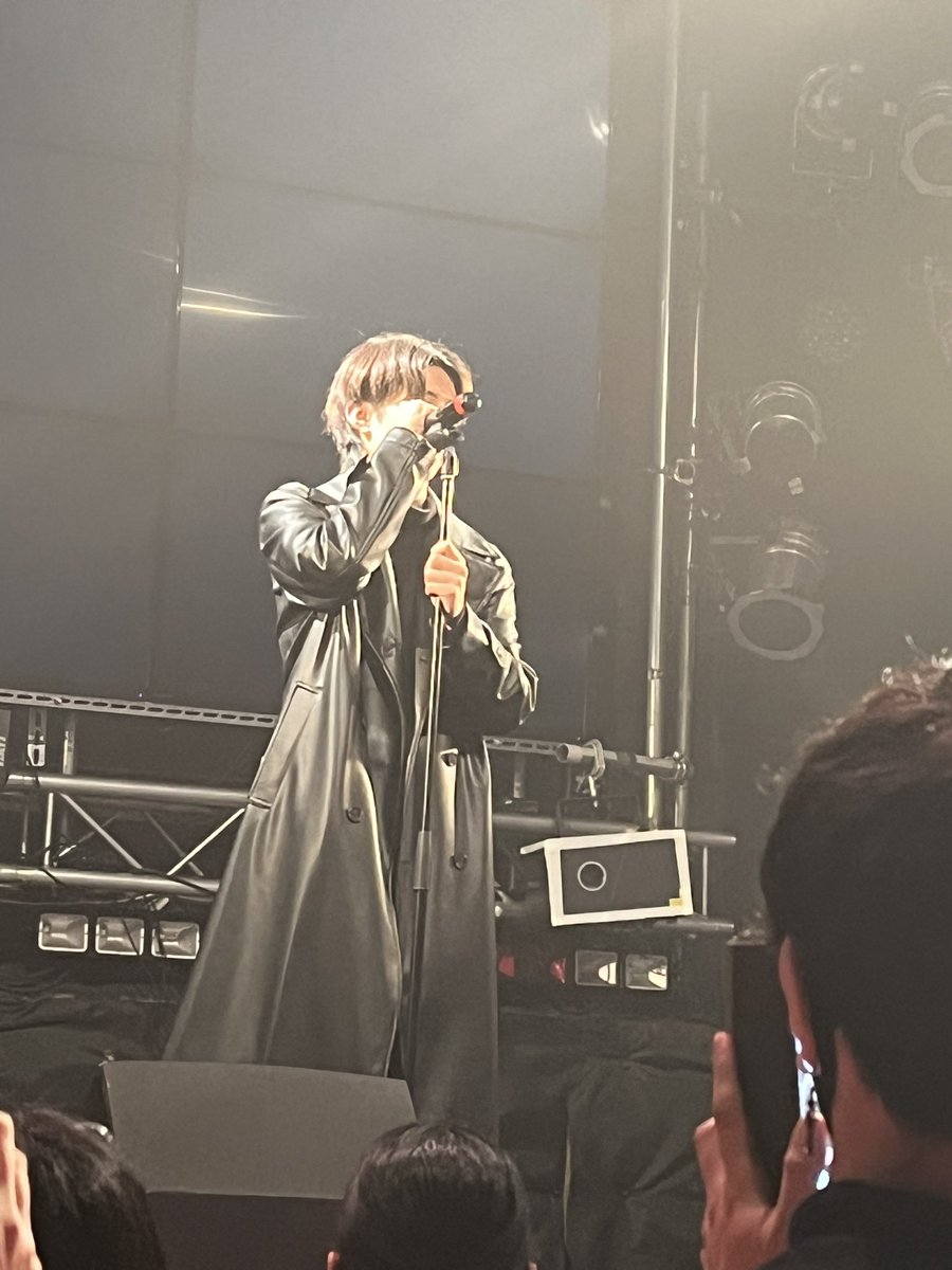 satomi_4848's tweet photo. Zspecラストライブ参戦出来て幸せでした❤️🖤
声出しOKでみんなで全力で楽しめました。最後の最後までドキドキが止まりませんでした!
会場に来てる人限定の告知もありました。はやく情報解禁して皆さんと共有したいです☺💓
#Zspec
#りょーちゃん
#しりゅうくん
@z__20211212 https://t.co/yhwAyjHYgR