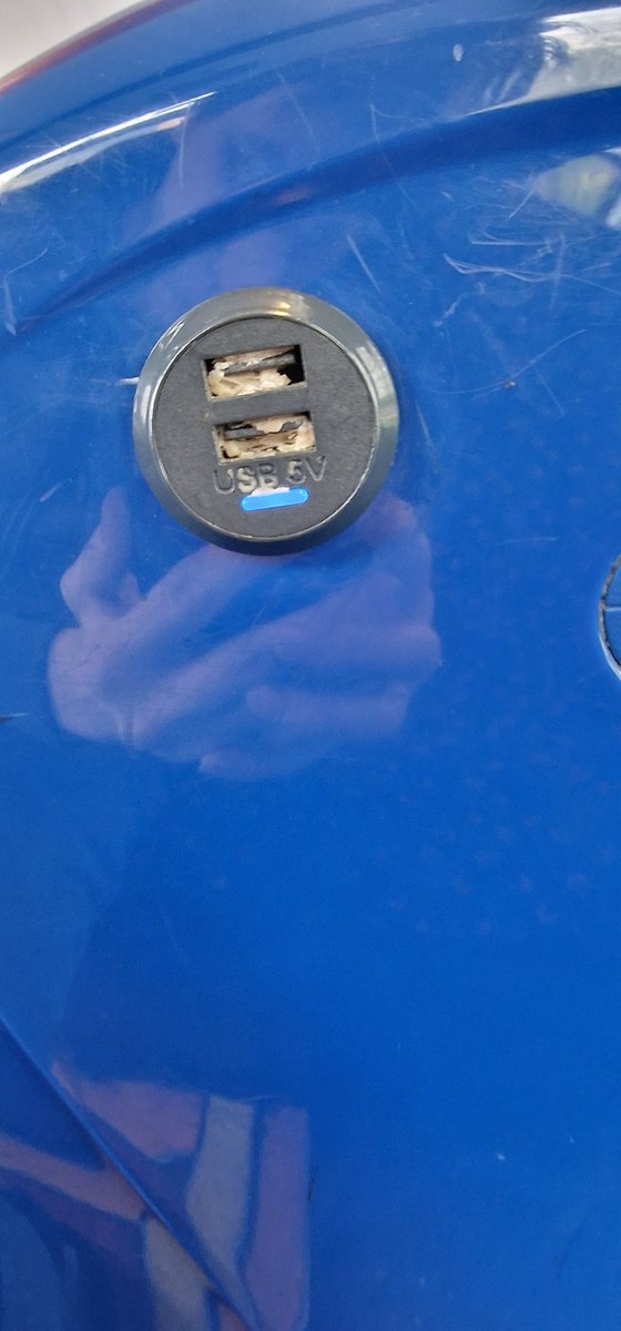 KyleFanning92's tweet photo. Hi @StagecoachSouth at the back  USB ports  block  37261 - SL64 HWU https://t.co/YU7z5TFagx