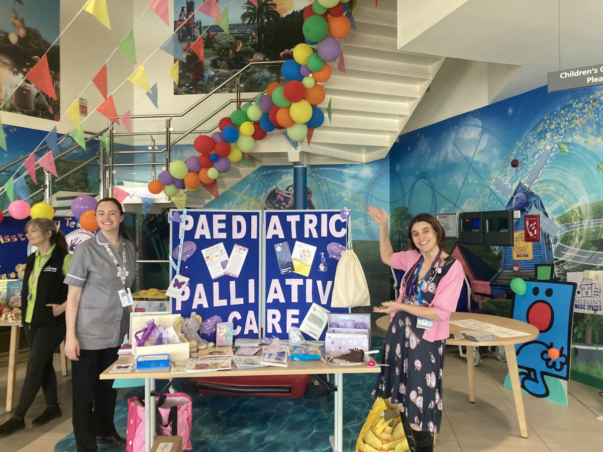 ajpigott_anna's tweet photo. Our paediatric palliative care, play specialists and cystic fibrosis teams presenting their wonderful work ⁦@StaffsChildrens⁩ today https://t.co/9MmKH7VXuM