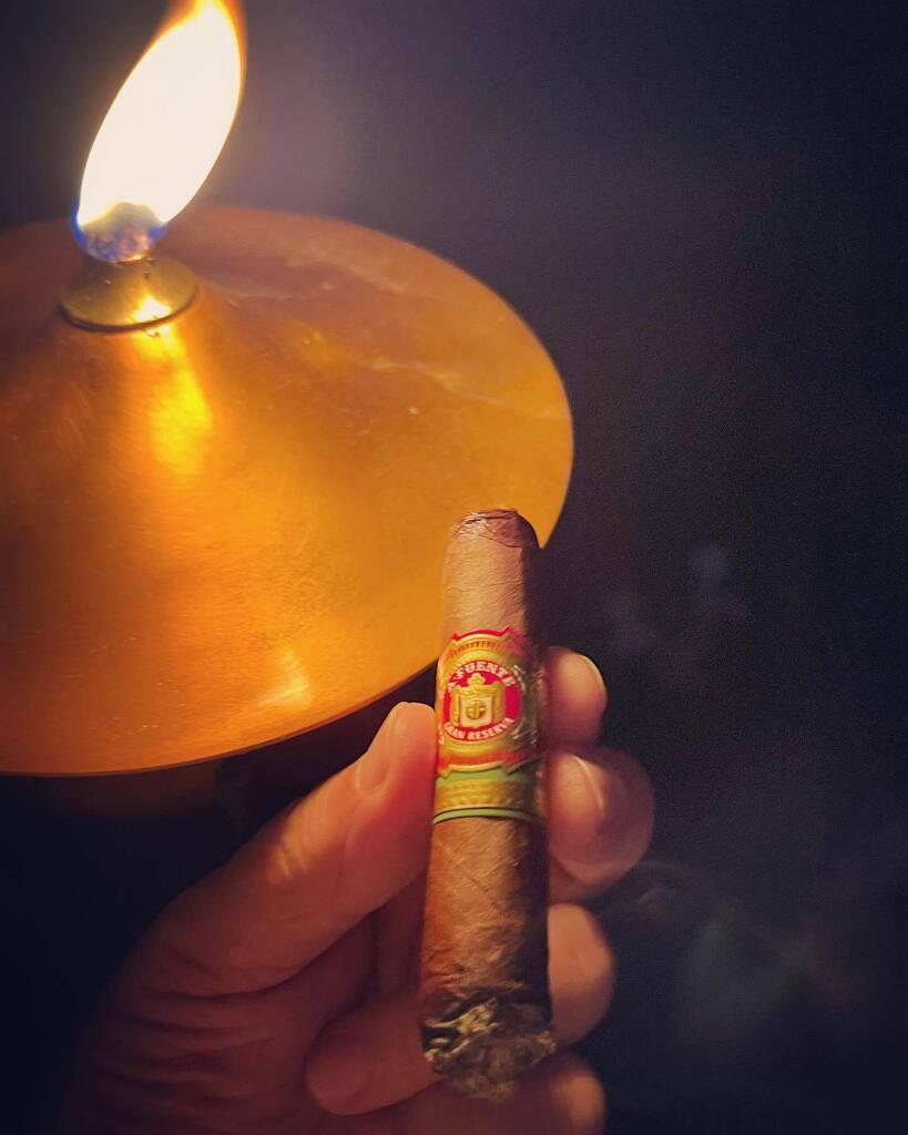 braddog's tweet photo. Evening cigar…..
#cigar #cigarlife #cigarculture #arturofuentecigars #fuente #onlyfuenteisfuente #lanailife #cigaroftheday #cigarphotos #distinguishedruffian https://t.co/6Eu3dAG486 https://t.co/3o8ad5RubC