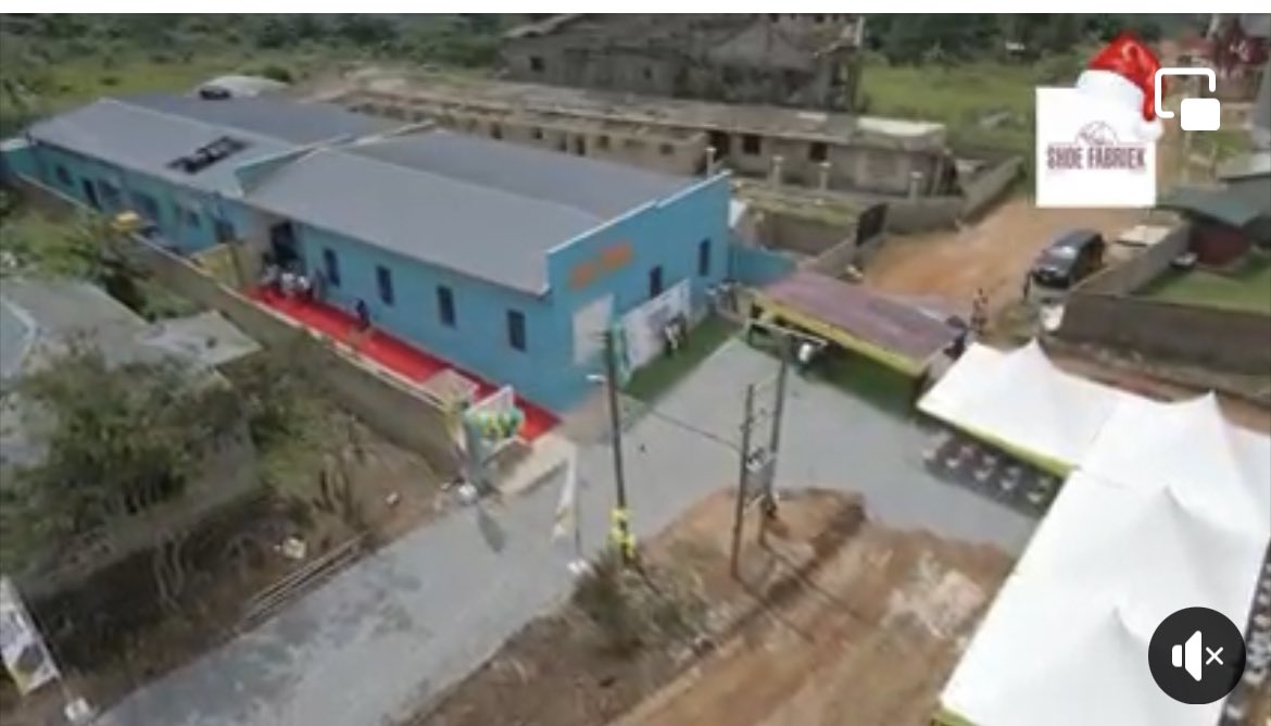 DennisMiracles's tweet photo. This is Shoe Fabriek in Akropong in the Akuapem North Municipality. 

State of the ART shoe manufacturing company employing the Youth on the Akuapem Ridge and producing trendy and durable shoes for all class of people. 

Nana Addo Dankwa Akufo-Addo & Dr. Mahamudu Bawumia remain committed to boosting the Local Economies of all Municipalities to improve the economic situation of the people. 

Slowly but steadily we shall Rise
#OkuapemmanRising
#HomeOfCourtesy