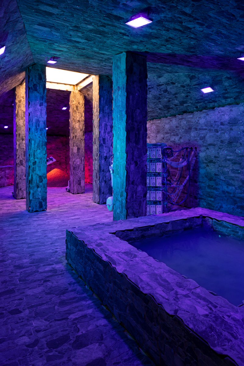 dissenyhub_bcn's tweet image. La #llum guia l'espectador en un camí de percepció dels espais a través de l'ús dels #sentits.

📅 La podràs veure fins al 23 d'abril a l'església de Santa Maria del Carmine de Milà.