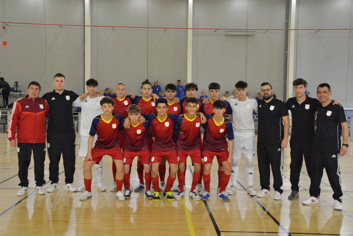 ffrm_es's tweet photo. 🙋 #InfantilMascFS | 🏁 JORNADA 1:
Gr. A: @RFMF_MELILLA 6-7 @FCyLF / @fedfutnavarra 6-8 @FFCV_info
Gr. B: @FCF_CAT 3-1 @FFIB_oficial / @ffrm_se 4-3 @RFFM_FutbolSala
Gr. C: @FedExFutbol 1-7 @futbolaragon / @RFAF 2-5 @FFCM_es
Gr. D: @fedfutcanarias 2-11 @FutsalRFGF https://t.co/GK9pGnw7hQ