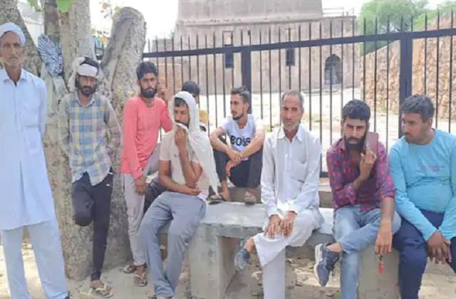 punjabkesari's tweet image. हिसार: ट्रैक्टर चालक की लापरवाही के कारण तूड़ी में धंसा व्यक्ति, हुई मौत
m.haryana.punjabkesari.in/haryana/news/d…

#Haryanahindinews #Hisarhindinews #TractorDriver #Negligence #PersonDied