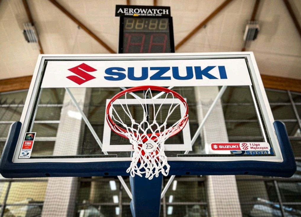 TamirGoodman's tweet photo. First custom #AvivNet to arrive in #Poland. Good luck in the playoffs @dzikiwarszawa @dzikiprezes 
Hope you enjoy your #AvivNet @avivsports https://t.co/mxbCW54w1j