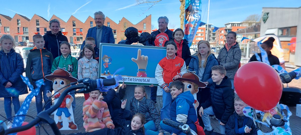 Jolanda Langeland (@langelandje) on Twitter photo We zijn weer een kinderfietsroute rijker! Vandaag opende wethouder <a href="/JanMenninga/">Jan Menninga</a> de 5e kinderfietsroute in onze provincie! Meer info op: kinderfietsroute.nl We zijn weer een kinderfietsroute rijker! Vandaag opende wethouder <a href="/JanMenninga/">Jan Menninga</a> de 5e kinderfietsroute in onze provincie! Meer info op: kinderfietsroute.nl