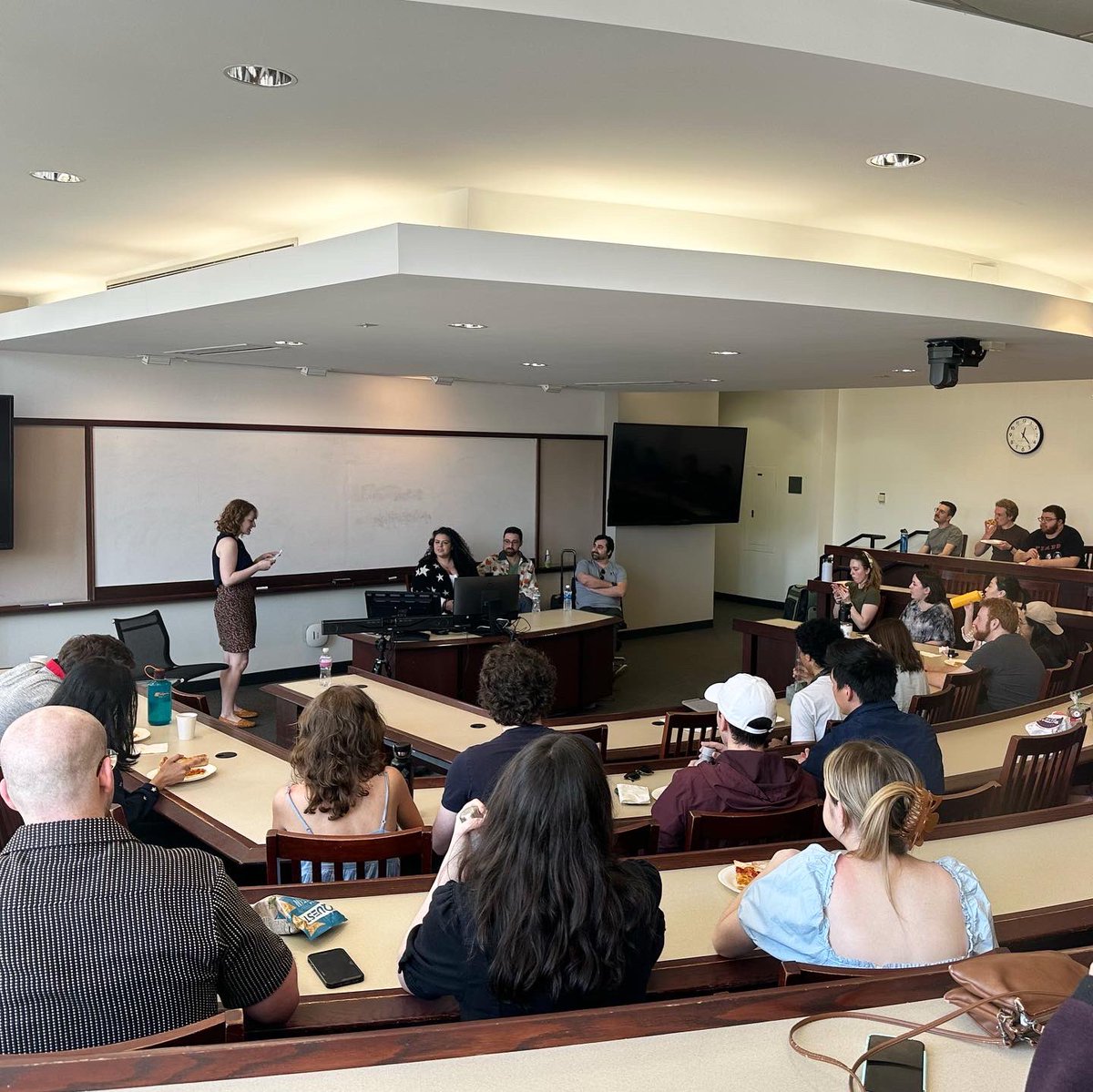 UChicagoACS's tweet photo. On Friday, the hosts of @fivefourpod joined us and @NLGnews for a conversation regarding the current state of the Supreme Court! https://t.co/LUsjQ3u2cA