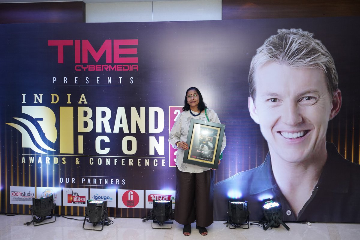 TimeCyberMedia's tweet photo. #IndiaBrandIconAward2023 #IBIA2023 #mumbai #TimeCyberMedia #BrettLee #awarded https://t.co/qByOZQCVim