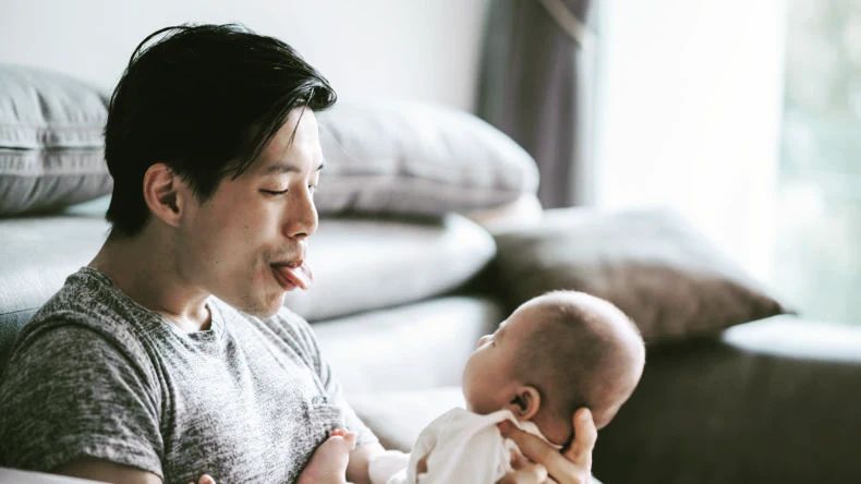beyond2weeks's tweet photo. 80% of fathers are only offered two weeks #paternityleave by their employer and 28% do not take the full two weeks. One in 10 Dads take no paternity leave at all. How does this work for #csection mothers who have other children and no support from extended family/friends? https://t.co/uNLs2hWdgy