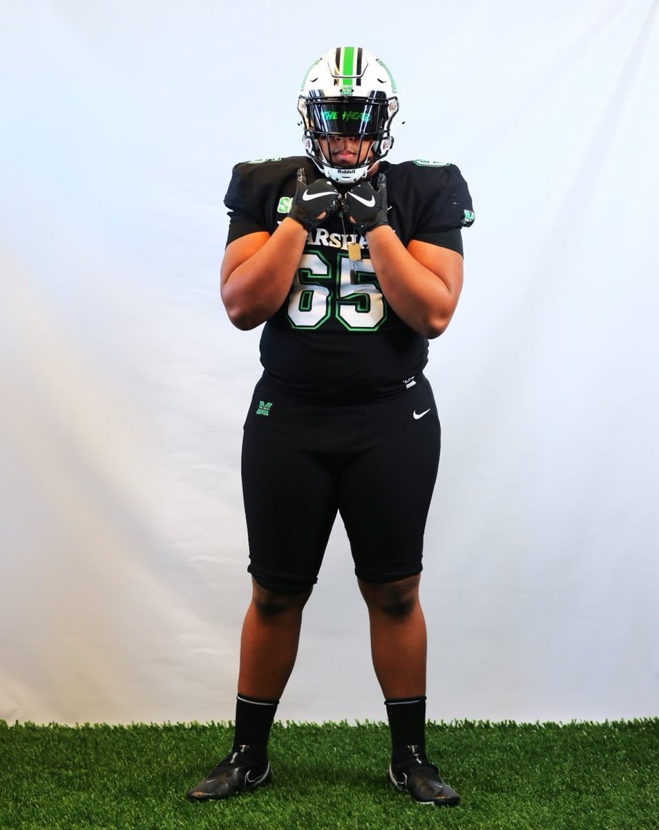 AnwaarSmith's tweet photo. Go Marshall 💚🖤 @HerdFB @CoachP_eterson @CoachHuff @CoachFahey54 @Coach_CMartin_  @street_ralph @Legg62 #BeUnrivaled #SparkDaFlint24 #WeAreMarshall #GoHerd 🦬 https://t.co/0iGvJcwfzc