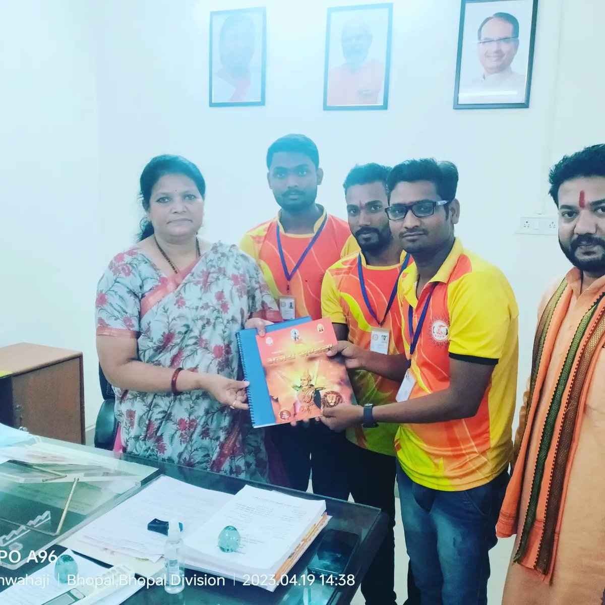 Sheetalkumar703's tweet photo. भोपाल..
         म प्र के अनुसूचित जाति एवं अनुसूचित जनजाति कल्याण मंत्री माननीय मीना सिंह दीदी जी से मुलाकात हुई।
           BSVP MANDLA https://t.co/hmRvu5Romb