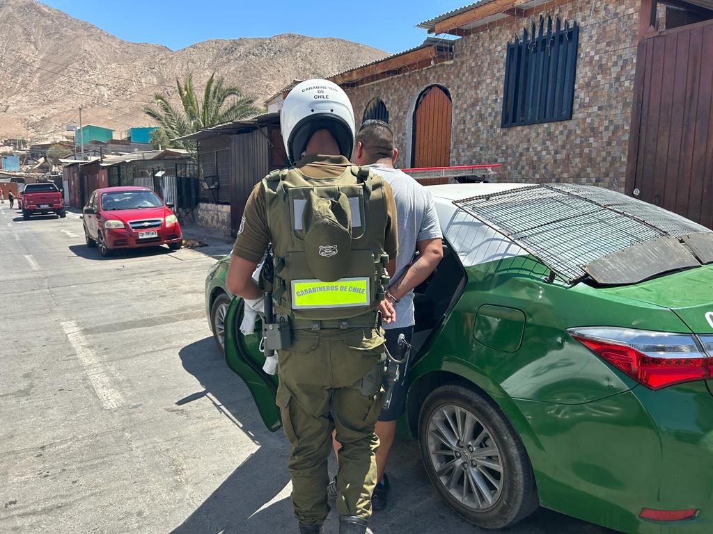 CarabIIIRegion's tweet photo. Porque #LaPrevenciónEsNuestraEsencia y somos la línea que separa a la ciudadanía de los delincuentes, trabajamos día y noche para brindarte seguridad. A la fecha, nuestros👮‍♀️👮🏻‍♂️han detenido 2.485 infractores, 1.812 por delitos flagrantes y 673 por órdenes de aprehensión vigentes. https://t.co/1FEEpZKRD3