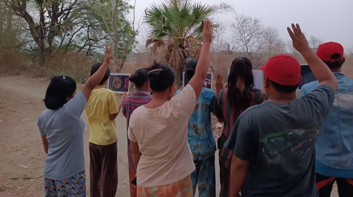 BunnyAliceei's tweet photo. There are 24 hours in a day. In Myanmar, there are blackouts from 8 to 16 hours a day. The military dictators continue to try to destroy the country in every possible way for their own interests.

#2023Apr19Coup #WhatsHappeningInMyanmar #ElectricityOutagesInMyanmar https://t.co/zDWVJMeq0f