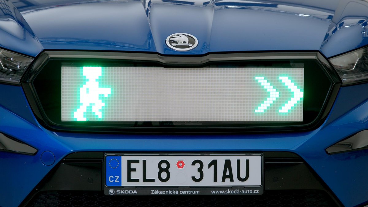 SimpsonsSkoda's tweet photo. Skoda's unique grill could give green light for pedestrians to cross.  Read more : https://t.co/5ElDDNLjgI https://t.co/gYIBp457iz