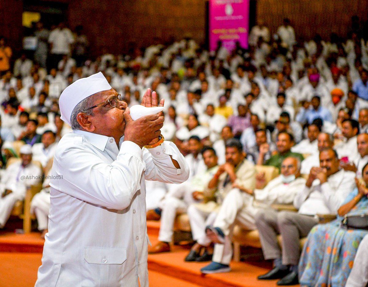ashokgehlot51's tweet photo. शंखनाद...

महंगाई से राहत का
बचत, राहत, बढ़त का
मेगा मिशन 2030 का
और नं 1 राजस्थान का https://t.co/W6hmvMahiO