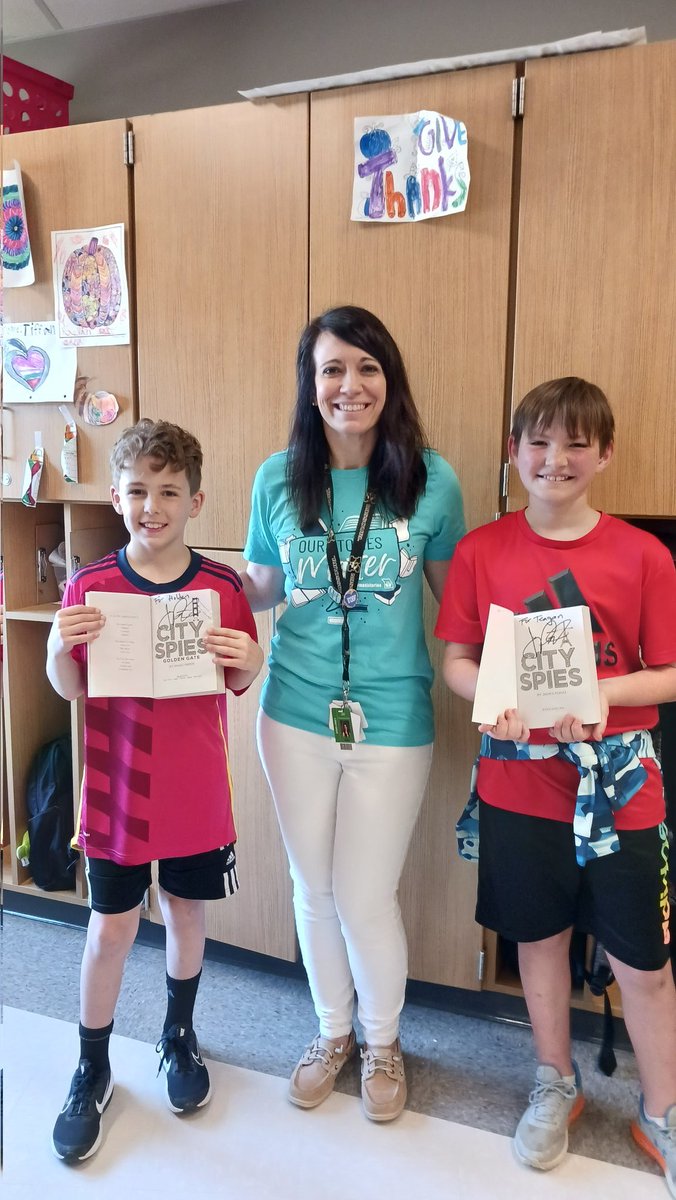 Thanks to @JamesPonti for the autographs!  These two were so excited to get their books back!  #maslsc