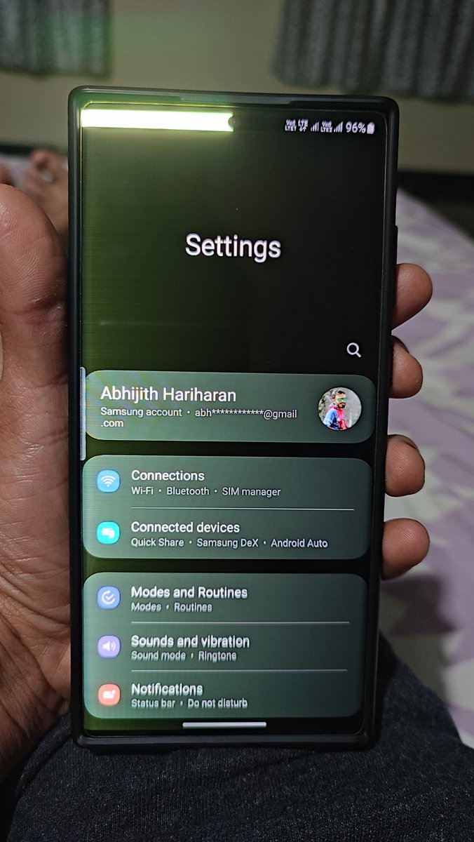 Abhijithph's tweet photo. @SamsungMobile The worst experience... Not only for me but this issue just started for many and they want us to replace the display just 15 days after the warranty period got over. Spending 22k further on the display is insane that too without any mishandling or damage from our side.. https://t.co/tOQNiCzDF0