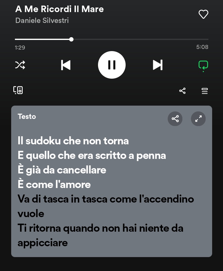 Pandinette911's tweet photo. Ho avuto un'epifania. Non ricordavo il titolo di questa canzone, ma solo "un accendino" e "niente da appicciare". Ho passato giorni ad attribuirla agli #ottoohm spulciando fra i loro testi e poi invece era di Silvestri. Ma c'era anche il #Bove 💙 ricordavo bene. https://t.co/uyxdTr0ixO