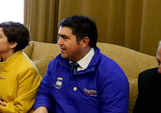 🔴 #AlertaT13 | Alcalde de Ñiquén, Manuel Pino, es detenido en investigación por corrupción. Caso es el mismo por el que ya quedó en prisión preventiva el alcalde de San Ignacio.