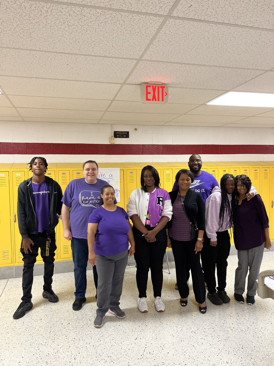 BenSymsMS's tweet photo. Our Spartans joined HCS to Purple Up in honor of military children!! #spartanstrong #challengeacceptedlevelup #WeAreHCS https://t.co/iaafE9L4Vl