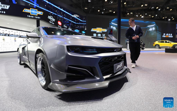 WangJialei4's tweet photo. La #ExpoAuto 2023 de #Shanghai ya está en marcha. Con más de 1,500 vehículos presentados por 1,000 empresas de 20 países y regiones, es uno de los eventos más grandes de la industria. La expo estará abierta hasta el 27 de abril. #AutoShanghai2023 #ExpoAuto #IndustriaAutomotriz https://t.co/5OJNttb4xE