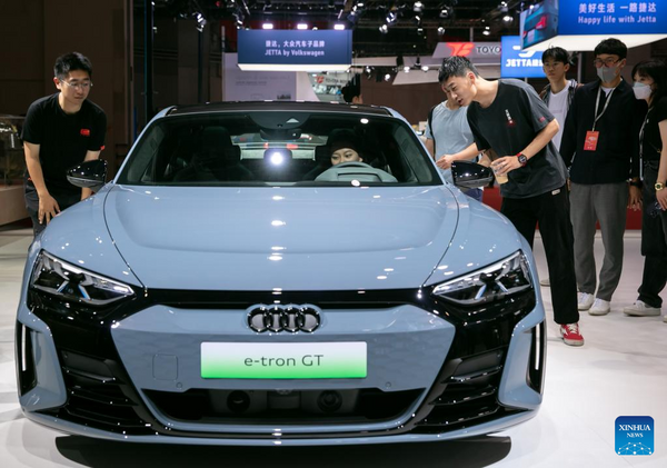 WangJialei4's tweet photo. La #ExpoAuto 2023 de #Shanghai ya está en marcha. Con más de 1,500 vehículos presentados por 1,000 empresas de 20 países y regiones, es uno de los eventos más grandes de la industria. La expo estará abierta hasta el 27 de abril. #AutoShanghai2023 #ExpoAuto #IndustriaAutomotriz https://t.co/5OJNttb4xE
