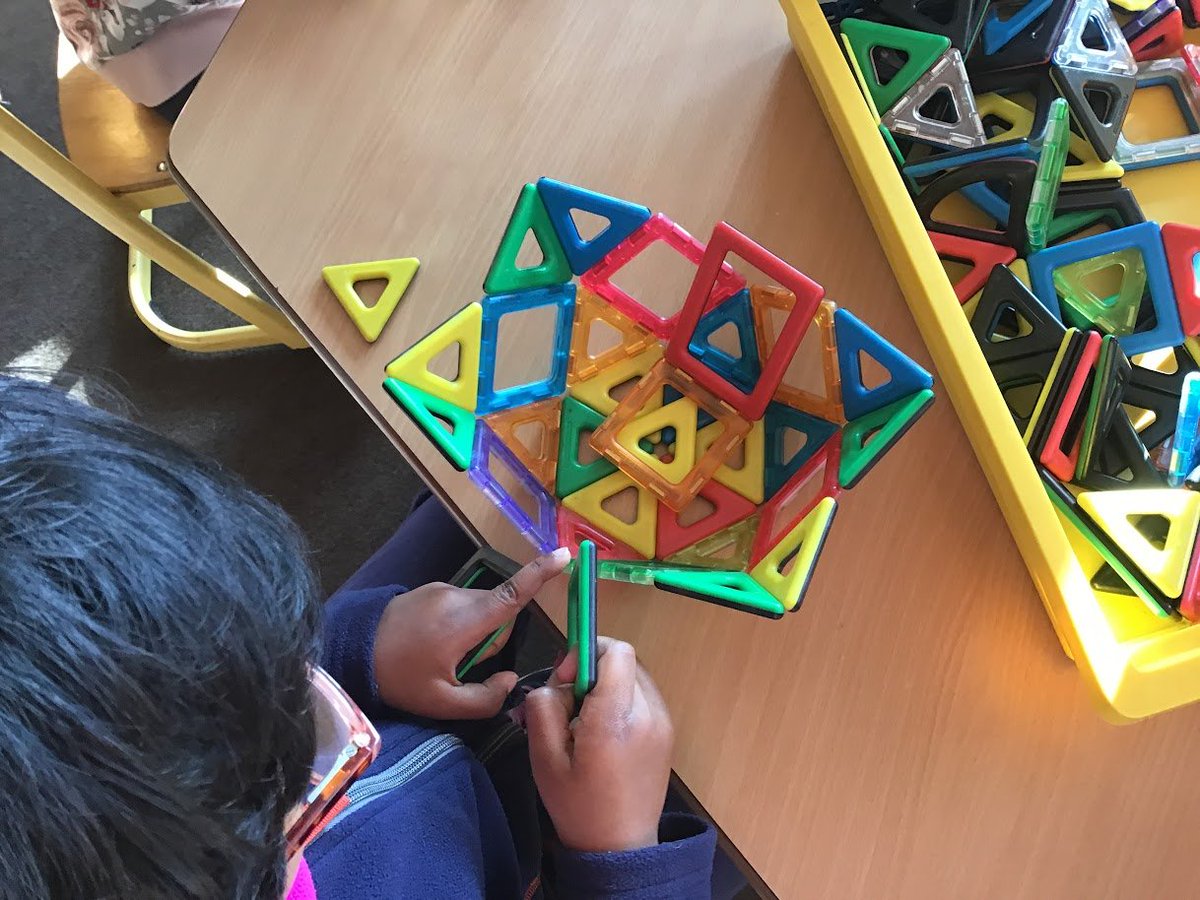 Simon_Gregg's tweet photo. Making new shapes #Polydron https://t.co/HFOitzXfOq