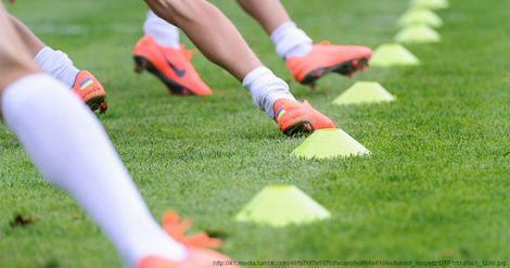 Futbol_Rev's tweet photo. 🎯El 30-15 Fitness Test:
🧩Protocolo de ejercicio:
- Carreras de 30 segundos a velocidad constante
- Periodos de recuperación de 15 segundos
- La velocidad de carrera aumenta gradualmente https://t.co/jDckmgYBBp