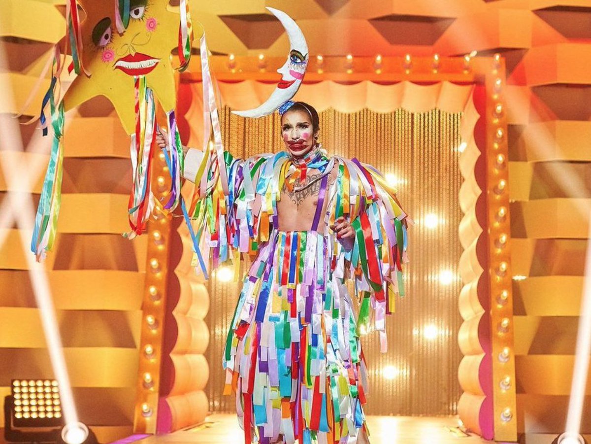 esto que ha escrito <a href="/elandorphium/">Elan d'Orphium</a> sobre el look de Ocaña de <a href="/PakitaSpain/">Pakita.</a>, WOW ✨
completo aquí: instagram.com/p/CrN9v3nKoEK/