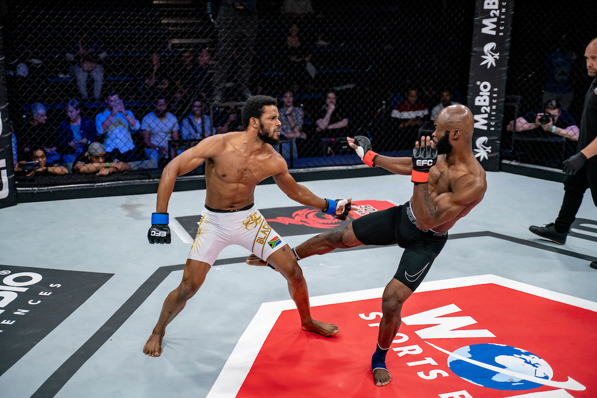 dragonenergyint's tweet photo. Dragon Energy had a front-row seat at #EFC102, and it was one for the books! The fighters brought their A-game, and with every punch, kick, and takedown, they proved that #ThePowerIsYours.
#DragonEnergyDrink #EFC #MMA https://t.co/y72ys2dy7F