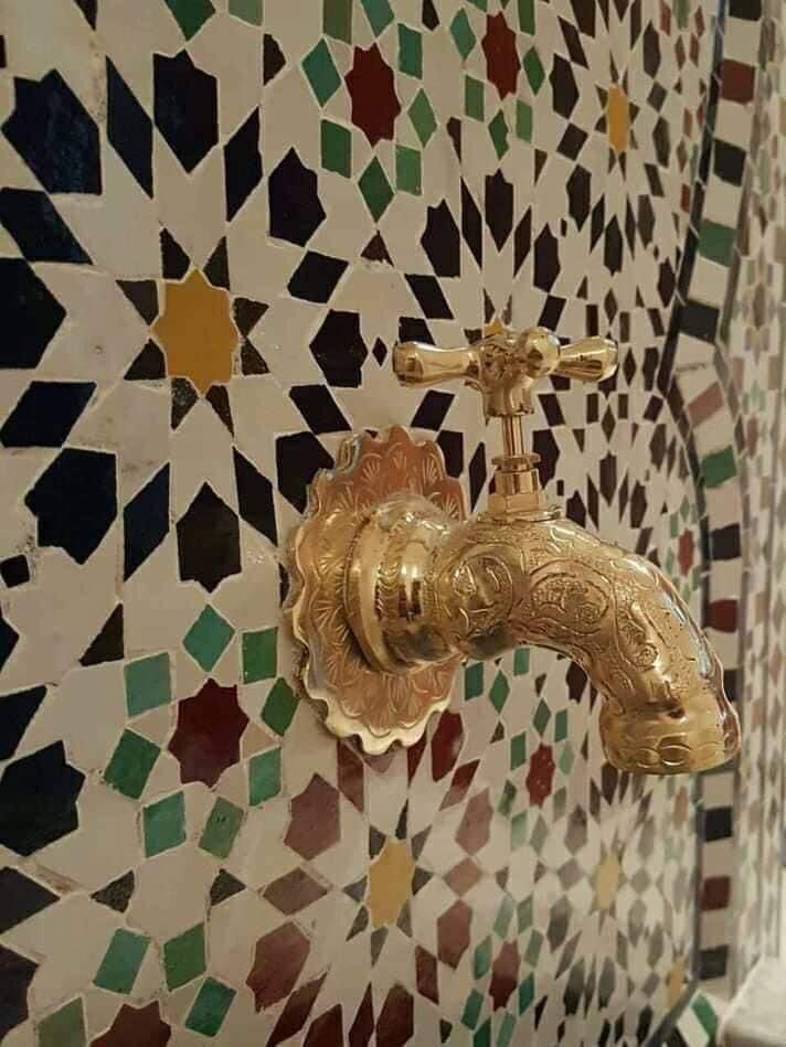 rachid0ahmadi1's tweet photo. 🇲🇦🇲🇦KINGDOM OF MOROCCO 🇲🇦🇲🇦 النقش على النحاس خصوصية مغربية https://t.co/Av1gqCe1kl