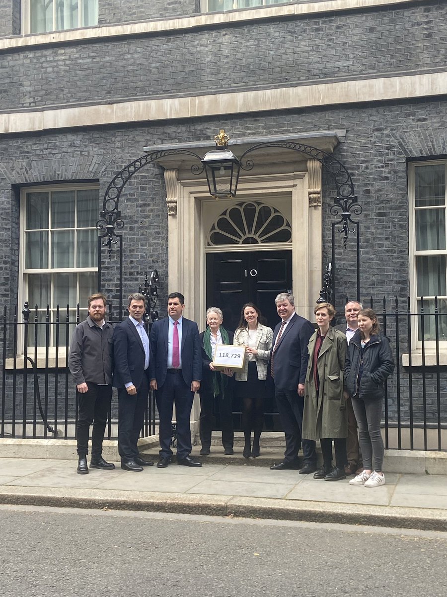 Aiannucci's tweet photo. Petition handed into @10DowningStreet asking to drop mandatory voter ID https://t.co/FckifuwIIP