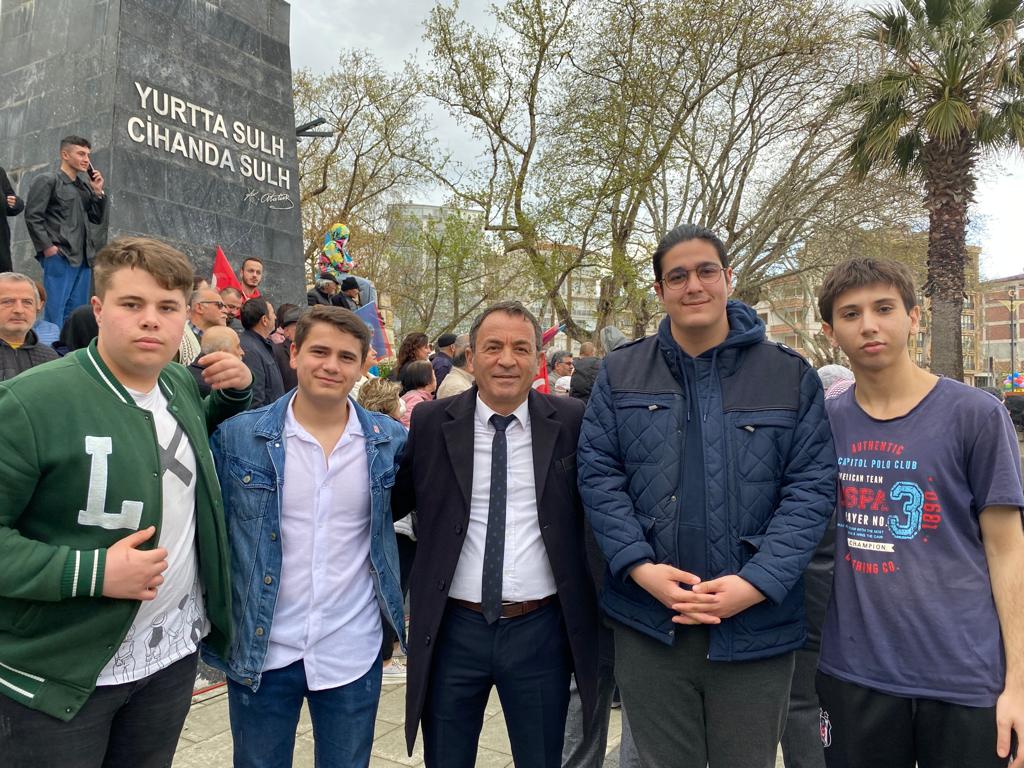 alperarslann57's tweet photo. Sinop Belediye başkan yardımcımız Önder Serdar Öztürk ile İyi Parti Genel başkanı Meral Akşener ve Ankara büyükşehir belediye başkanı , Cumhurbaşkanı yardımcısı adayımız Mansur Yavaş mitingine katılım sağladık.
@e_tryk1
#SanaSoz
#MansurYavaş 
#MeralAkşener https://t.co/W0TD0bbAVG