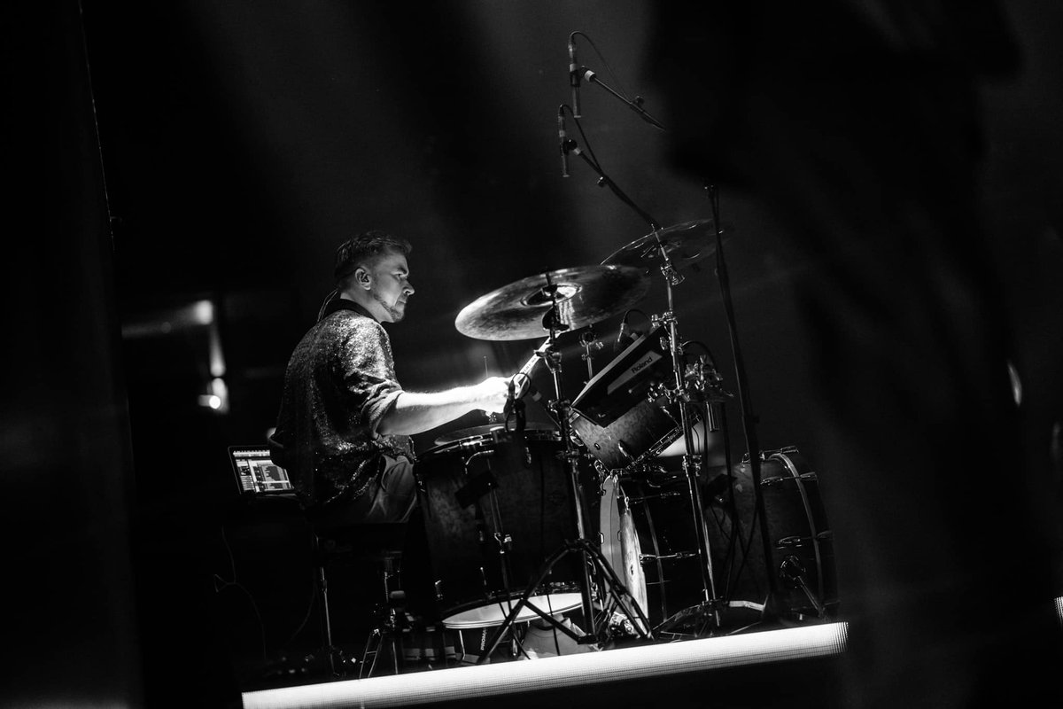 SistersOnWire tweet media